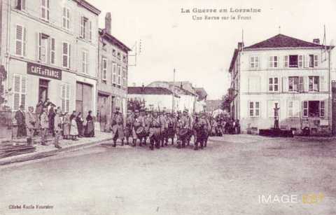 Revue militaire (Lunéville)